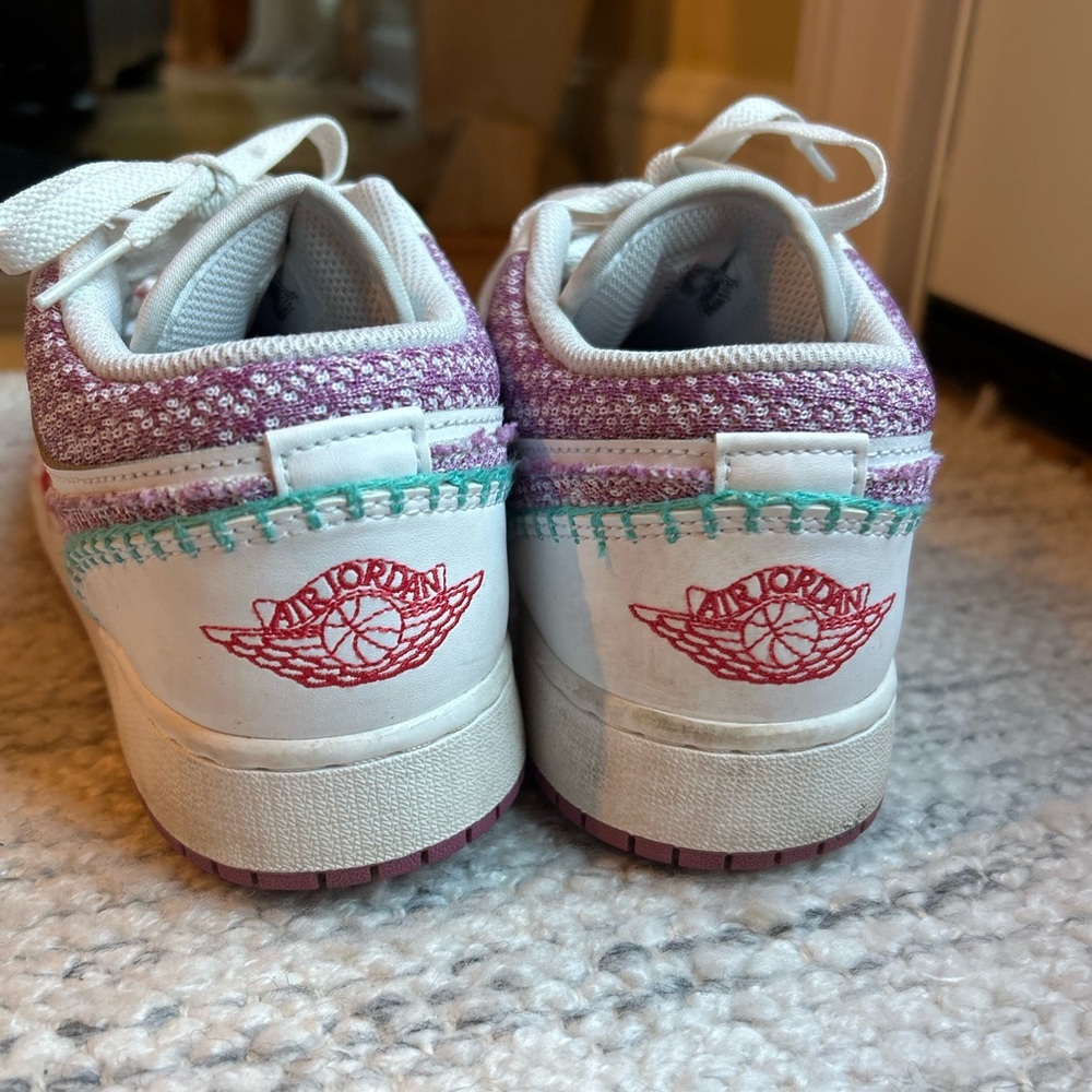 Nike Girls Jordan 1 Low Bordeaux Knit Youth Running Shoes - Picture 4 of 16